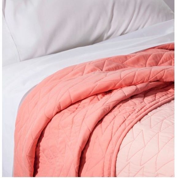 Pillowfort Bedding Pillowfort Triangle Stitch Quilt Twin Pink